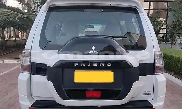 Buy Used Mitsubishi Attrage White Car in Al khuwair in al-Batinah Buy Used Mitsubishi Attrage White Car in Al khuwair in al-Batinah