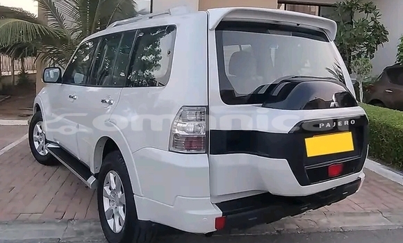 Buy Used Mitsubishi Attrage White Car in Al khuwair in al-Batinah Buy Used Mitsubishi Attrage White Car in Al khuwair in al-Batinah