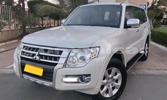 Buy Used Mitsubishi Attrage White Car in Al khuwair in al-Batinah Buy Used Mitsubishi Attrage White Car in Al khuwair in al-Batinah