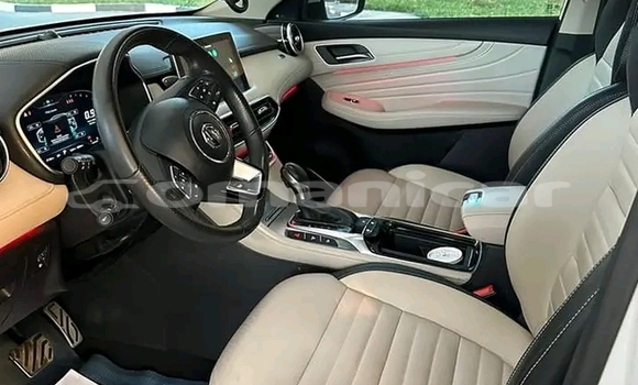 Buy Used Lexus HS White Car in 'Ibri in adh-Dhahirah Buy Used Lexus HS White Car in 'Ibri in adh-Dhahirah