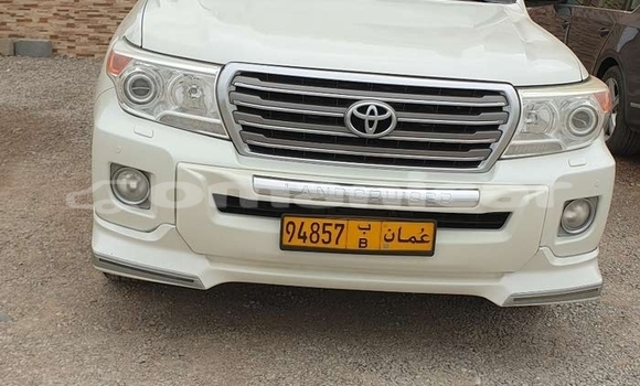 Buy Used Toyota Land Cruiser Beige Car in Nizwa in ad-Dakhiliyah Buy Used Toyota Land Cruiser Beige Car in Nizwa in ad-Dakhiliyah