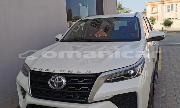 Buy Used Toyota Fortuner White Car in Suhar in al-Batinah Buy Used Toyota Fortuner White Car in Suhar in al-Batinah