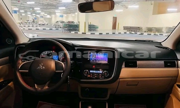 Buy Used Mitsubishi Outlander White Car in Sumayl in ad-Dakhiliyah Buy Used Mitsubishi Outlander White Car in Sumayl in ad-Dakhiliyah