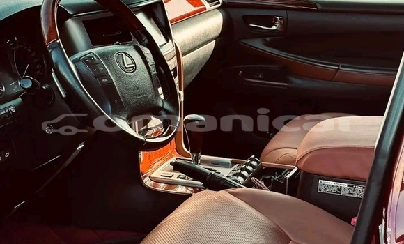 Buy Used Lexus IS 300 Red Car in al–Khaburah in al-Batinah Buy Used Lexus IS 300 Red Car in al–Khaburah in al-Batinah