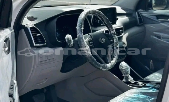 Buy Used Hyundai Tucson White Car in as–Sib in Masqat Buy Used Hyundai Tucson White Car in as–Sib in Masqat