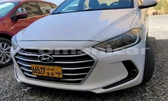 Buy Used Toyota Avensis Verso White Car in as–Sib in Masqat Buy Used Toyota Avensis Verso White Car in as–Sib in Masqat