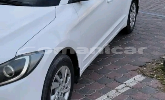 Buy Used Toyota Avensis Verso White Car in as–Sib in Masqat Buy Used Toyota Avensis Verso White Car in as–Sib in Masqat