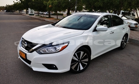 Buy Used Nissan Altima White Car in Masqat in Masqat Buy Used Nissan Altima White Car in Masqat in Masqat