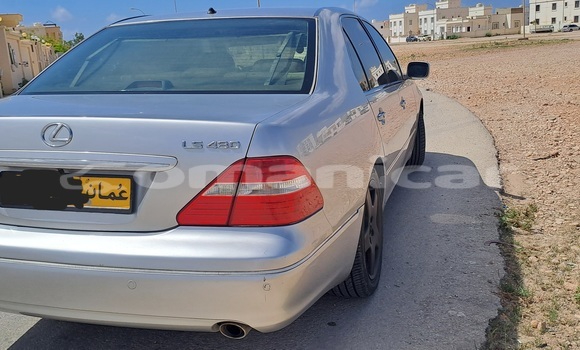 Buy Used Lexus LS Silver Car in Salalah in Dhufar Buy Used Lexus LS Silver Car in Salalah in Dhufar