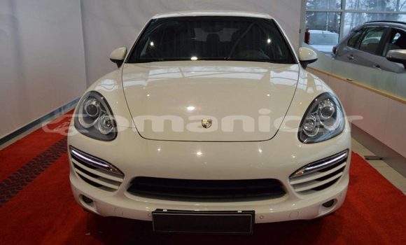 Buy Import Porsche Cayenne White Car in Import - Dubai in Dhufar Buy Import Porsche Cayenne White Car in Import - Dubai in Dhufar