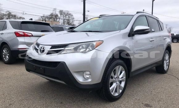 Buy Import Toyota RAV4 Silver Car in Import - Dubai in Dhufar