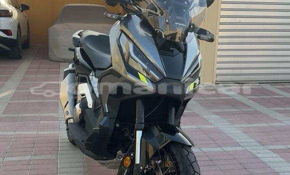 Buy Used Honda X-ADV Beige Bike in Muscat in Masqat Buy Used Honda X-ADV Beige Bike in Muscat in Masqat