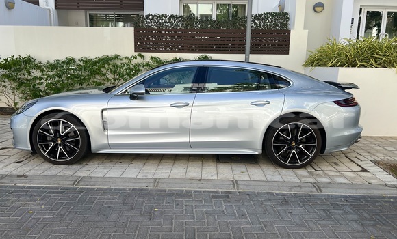 Buy Used Porsche Panamera Silver Car in Muscat in Masqat