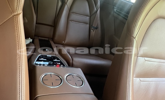 Buy Used Porsche Panamera Silver Car in Muscat in Masqat Buy Used Porsche Panamera Silver Car in Muscat in Masqat
