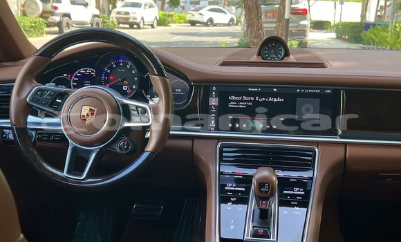 Buy Used Porsche Panamera Silver Car in Muscat in Masqat Buy Used Porsche Panamera Silver Car in Muscat in Masqat