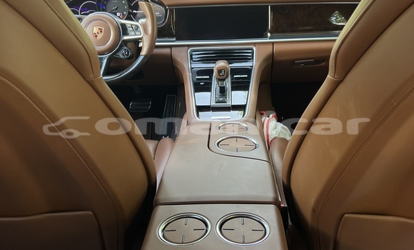 Buy Used Porsche Panamera Silver Car in Muscat in Masqat Buy Used Porsche Panamera Silver Car in Muscat in Masqat