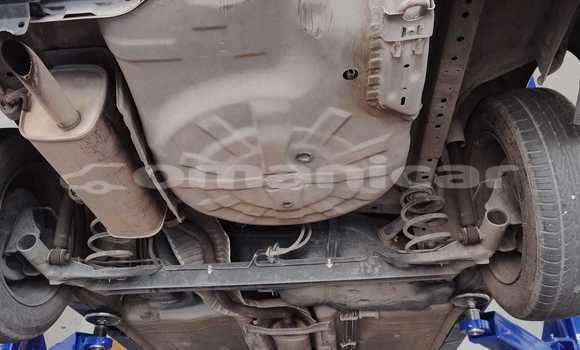 Buy Used Nissan Tiida White Car in Azaiba in Masqat Buy Used Nissan Tiida White Car in Azaiba in Masqat