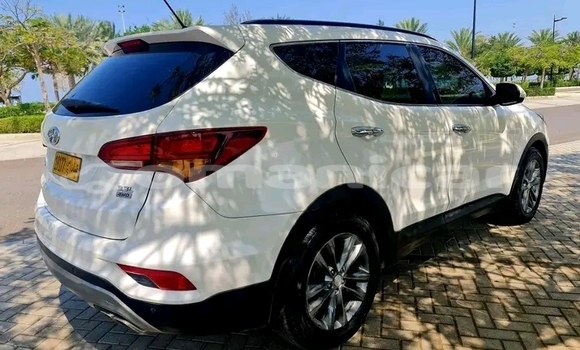 Buy Used Honda Concerto White Car in Nizwa in ad-Dakhiliyah Buy Used Honda Concerto White Car in Nizwa in ad-Dakhiliyah