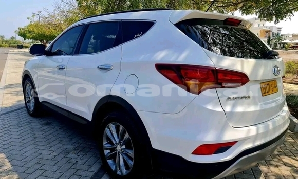 Buy Used Honda Concerto White Car in Nizwa in ad-Dakhiliyah Buy Used Honda Concerto White Car in Nizwa in ad-Dakhiliyah