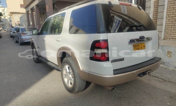 Buy Used Ford Explorer White Car in Masqat in Masqat Buy Used Ford Explorer White Car in Masqat in Masqat