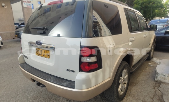 Buy Used Ford Explorer White Car in Masqat in Masqat Buy Used Ford Explorer White Car in Masqat in Masqat