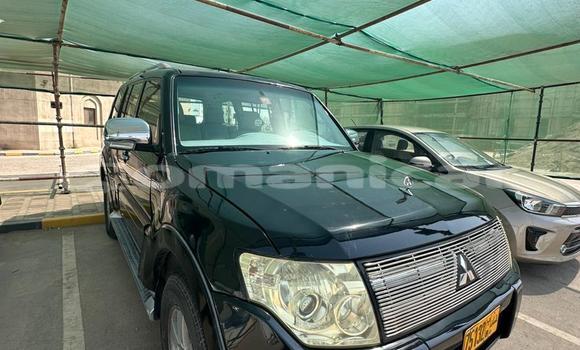 Buy Used Mitsubishi Pajero Black Car in Muscat in Masqat Buy Used Mitsubishi Pajero Black Car in Muscat in Masqat