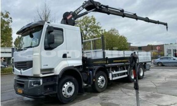 Buy Used Mitsubishi L400 White Truck in as–Sib in Masqat