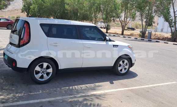 Buy Used Kia Soul White Car in Muscat in Masqat Buy Used Kia Soul White Car in Muscat in Masqat