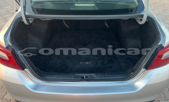 Buy Used Nissan Altima Silver Car in Suhar in al-Batinah Buy Used Nissan Altima Silver Car in Suhar in al-Batinah