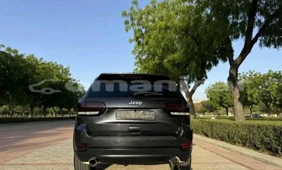 Buy Used Jeep Cherokee Black Car in al–Khaburah in al-Batinah Buy Used Jeep Cherokee Black Car in al–Khaburah in al-Batinah