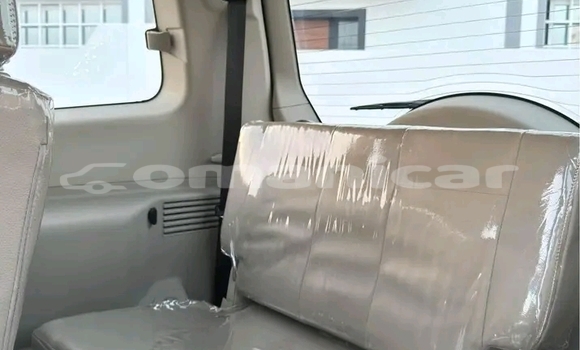 Buy Used Mitsubishi Pajero White Car in as–Sib in Masqat Buy Used Mitsubishi Pajero White Car in as–Sib in Masqat