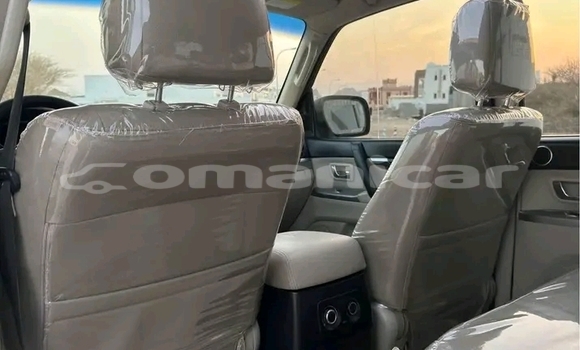 Buy Used Mitsubishi Pajero White Car in as–Sib in Masqat Buy Used Mitsubishi Pajero White Car in as–Sib in Masqat