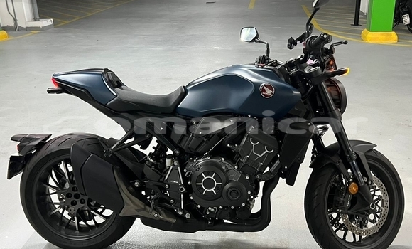 Buy Used Honda CB Beige Bike in Muscat in Masqat Buy Used Honda CB Beige Bike in Muscat in Masqat