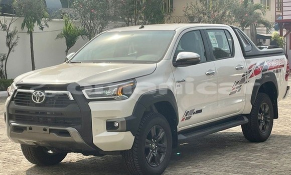 Buy Used Toyota Hilux White Car in Muscat in Masqat Buy Used Toyota Hilux White Car in Muscat in Masqat