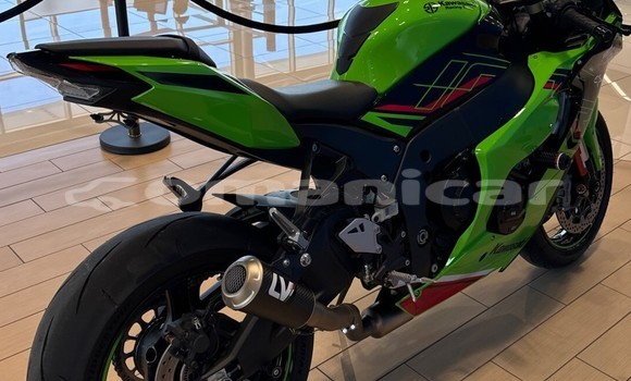 Buy Used Kawasaki Ninja ZX-10R Green Bike in Masqat in Masqat Buy Used Kawasaki Ninja ZX-10R Green Bike in Masqat in Masqat