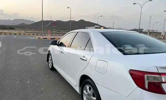 Buy Used Toyota Camry White Car in Muttrah in Masqat Buy Used Toyota Camry White Car in Muttrah in Masqat