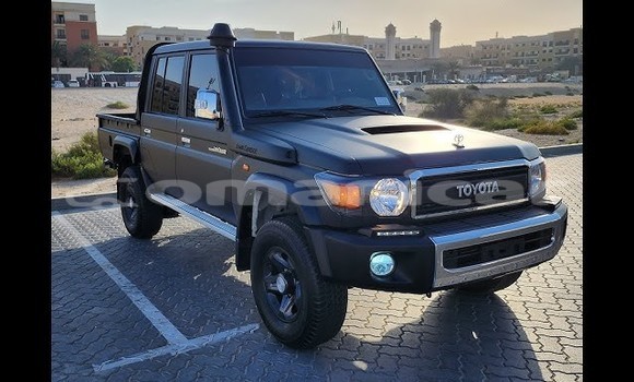 Buy Used Toyota Land Cruiser White Car in Muscat in Masqat Buy Used Toyota Land Cruiser White Car in Muscat in Masqat
