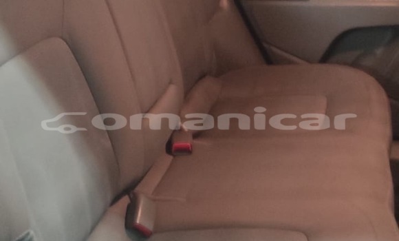 Buy Used Kia Sportage Silver Car in Masqat in Masqat Buy Used Kia Sportage Silver Car in Masqat in Masqat