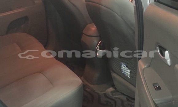 Buy Used Kia Sportage Silver Car in Masqat in Masqat Buy Used Kia Sportage Silver Car in Masqat in Masqat