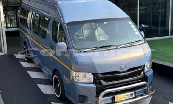 Buy Used Toyota Hiace White Car in Muscat in Masqat Buy Used Toyota Hiace White Car in Muscat in Masqat