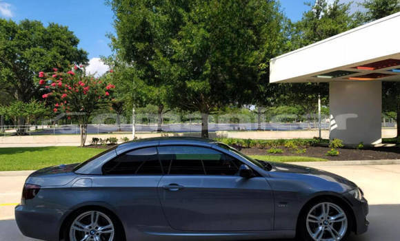 Buy Used BMW 3–Series Blue Car in Muscat in Masqat Buy Used BMW 3–Series Blue Car in Muscat in Masqat