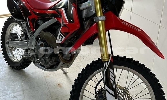 Buy Used Honda CRF Beige Bike in Muscat in Masqat Buy Used Honda CRF Beige Bike in Muscat in Masqat