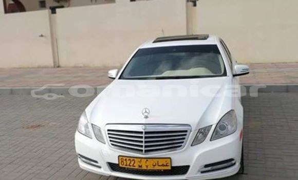 Buy Used Mercedes-Benz E-klasse White Car in al–Buraymi in adh-Dhahirah