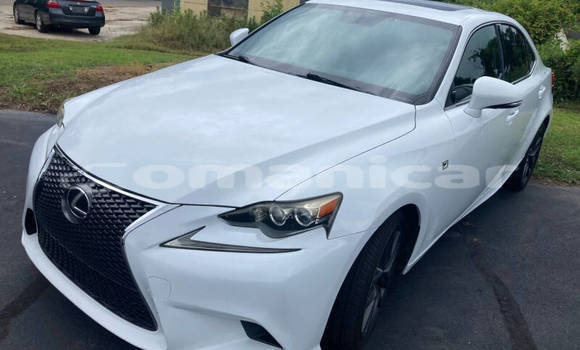 Buy Used Lexus IS White Car in Muscat in Masqat Buy Used Lexus IS White Car in Muscat in Masqat