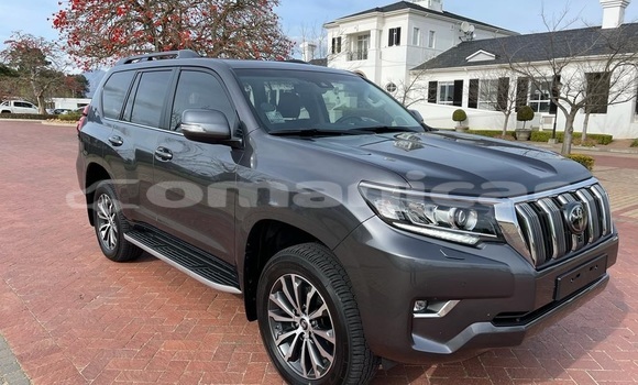 Buy Used Toyota Land Cruiser Prado Blue Car in Muscat in Masqat Buy Used Toyota Land Cruiser Prado Blue Car in Muscat in Masqat