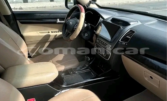 Buy Used Kia Sorento Black Car in as–Sib in Masqat Buy Used Kia Sorento Black Car in as–Sib in Masqat