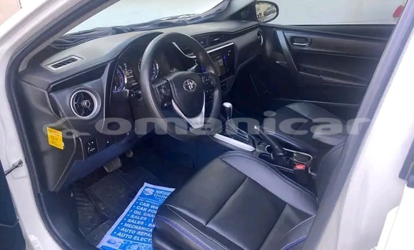 Buy Used Toyota Corolla White Car in Madinat Qabus in Masqat Buy Used Toyota Corolla White Car in Madinat Qabus in Masqat