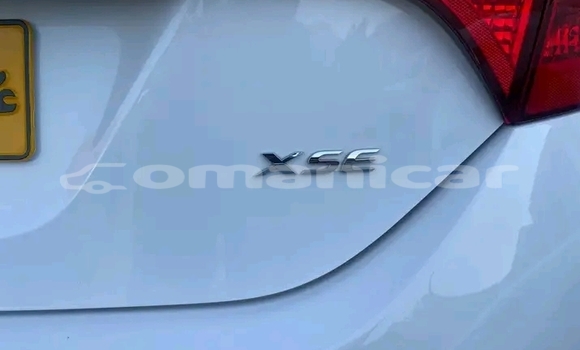 Buy Used Toyota Corolla White Car in Madinat Qabus in Masqat Buy Used Toyota Corolla White Car in Madinat Qabus in Masqat