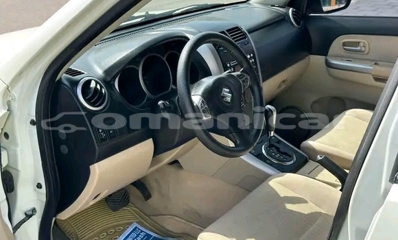 Buy Used Suzuki Vitara White Car in as–Suwayq in al-Batinah Buy Used Suzuki Vitara White Car in as–Suwayq in al-Batinah