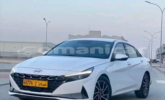 Buy Used Hyundai Elantra White Car in Khasab in Musandam Buy Used Hyundai Elantra White Car in Khasab in Musandam